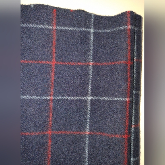 Burberrys Of London VINTAGE 100% Lambswool Plaid Fringe Scarf Navy, Red & White - Picture 3 of 5
